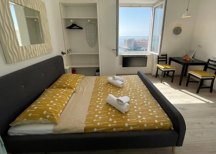 Perfect Balcony Apartment - Brizo Apartments